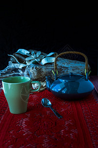 传统陶瓷茶壶小吃图片