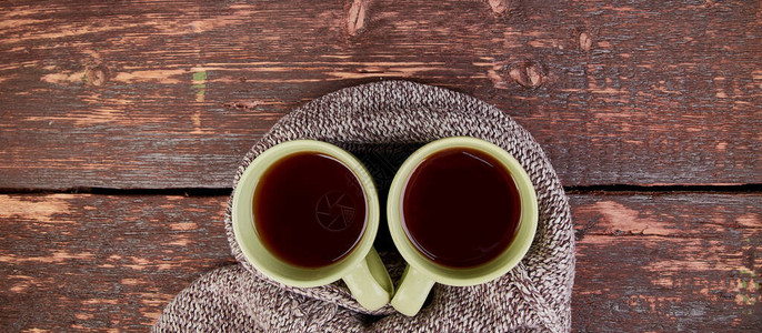 两杯热茶的横幅图片