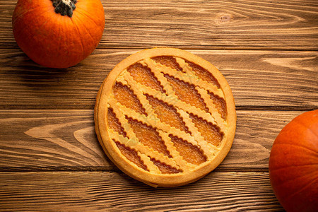 传统的美国秋季感恩节和万圣节甜馅饼图片
