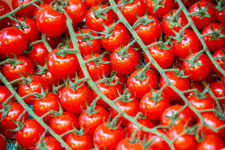 市场摊位的西红柿图片