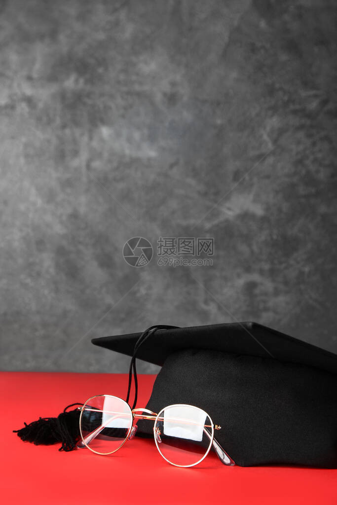 毕业帽子眼镜图片