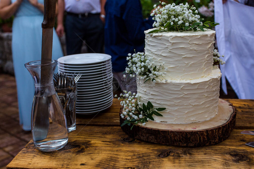 婚礼当天的婚礼蛋糕图片