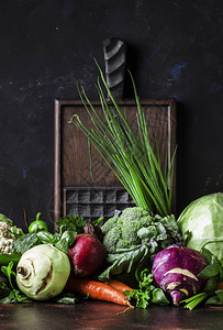 夏季混合蔬菜健康饮食概念黑暗背景的死囚生活有选择图片