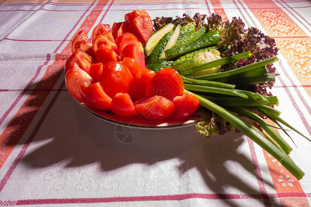 西红柿黄瓜洋葱生菜图片
