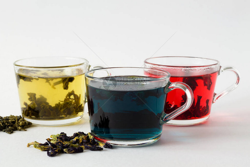 蝶豆花茶蓝色草本热茶三个玻璃杯图片