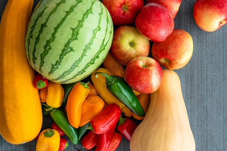 西瓜西葫芦南瓜苹果和甜椒水果和蔬菜特图片