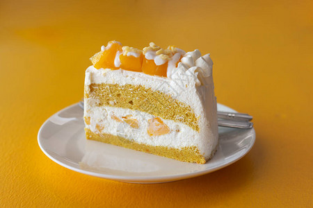 夏季水果甜点是芒果芝士蛋糕图片