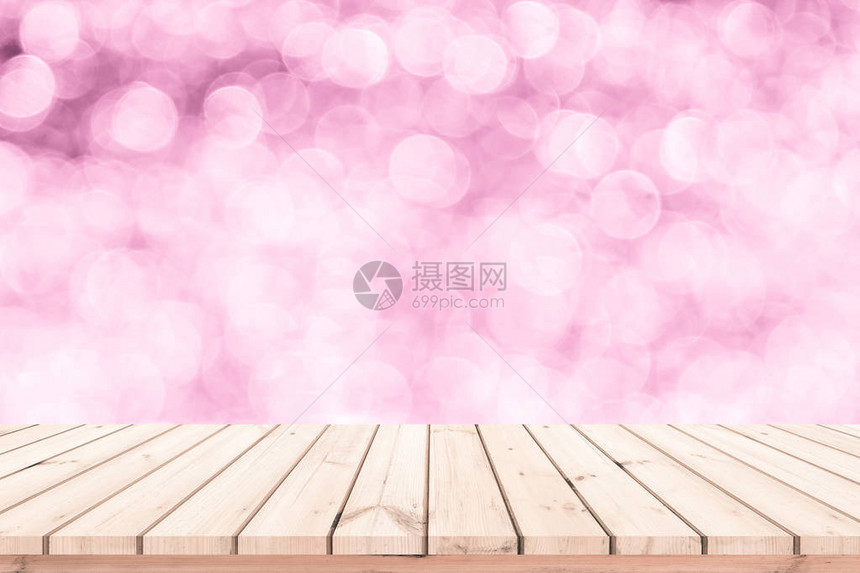 产品展示时带有抽象粉红色布OK的木制图片