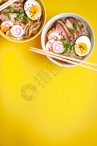 两碗日本面条汤拉面图片