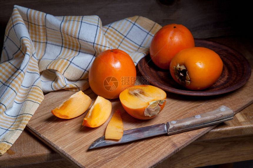 成熟美味的全长西门水果半和切片水果组成图片