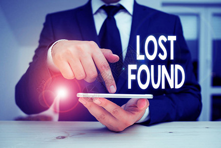LostFound的写作注释留在后面并可能收回给所有者的东西的商业概念Work图片