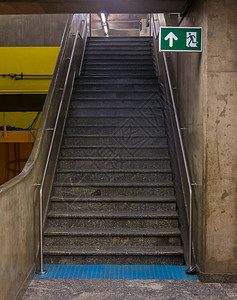 巴西地铁站的楼梯图片