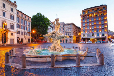 Triton不老泉位于罗马巴贝里尼广场背景图片