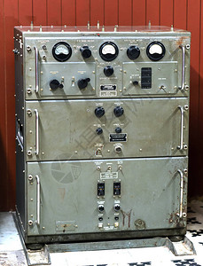 古董无线电发射器它们是在19世纪作为一个语音广播中心生产的图片