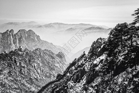 黄山黄山景观在黑色和白色图片
