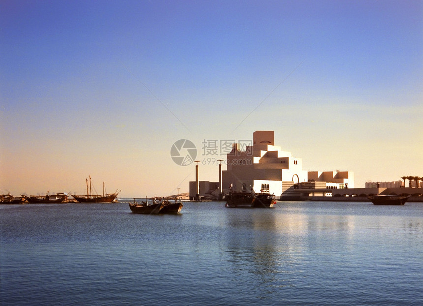 上午卡塔尔多哈三角帆船港和博物馆图片