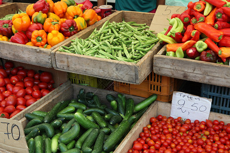 希腊市场摊位出售的蔬菜图片