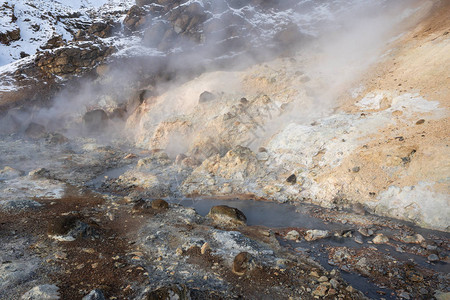 欧洲冰岛Seltun的热泉温图片
