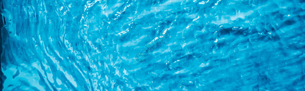 挖出蓝水纹理作为抽象背景游泳设计图片