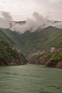 长江的西里峡谷图片