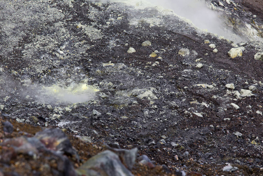 印度尼西亚万鸦多火山在远足图片