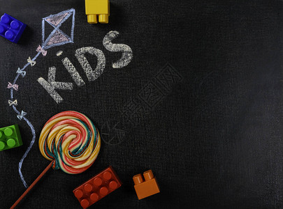 用沙纸画黑板和棒糖上写的孩图片