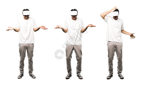 一组人用VR眼镜做无图片