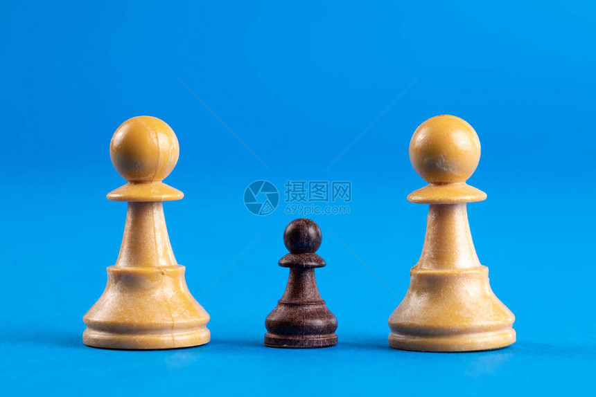 以黑白棋为代表的自卑种族主义图片