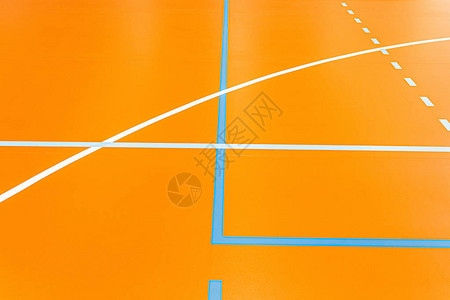 运动场地板上多彩的线条图片