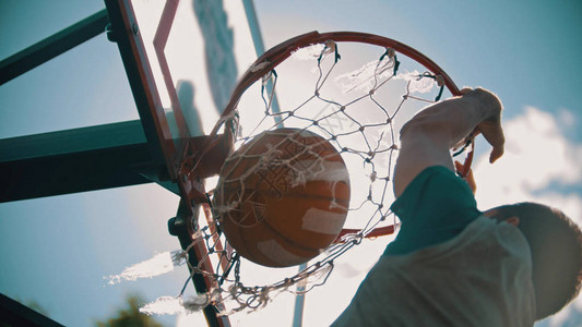 一个篮球圈背景图片