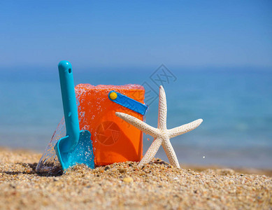 孩子的塑料沙滩玩具图片