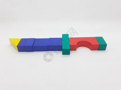 艺术手工制作五颜六色的各种形状的木制积木儿童玩具图片
