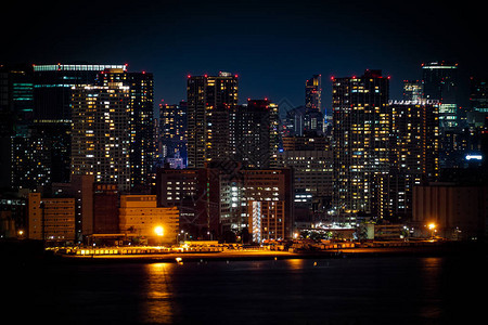 东京之夜观望从东京小田港O图片