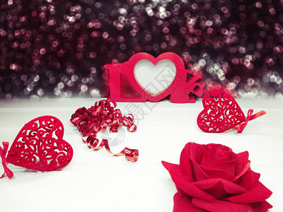 爱情人节有心和玫瑰花图片
