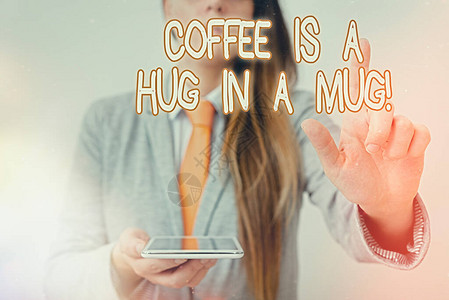 手写文本咖啡是杯子里的概念照片通过提供热饮料表达爱意用手指表示导航进图片