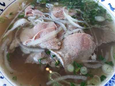 越南牛肉汤洋葱图片