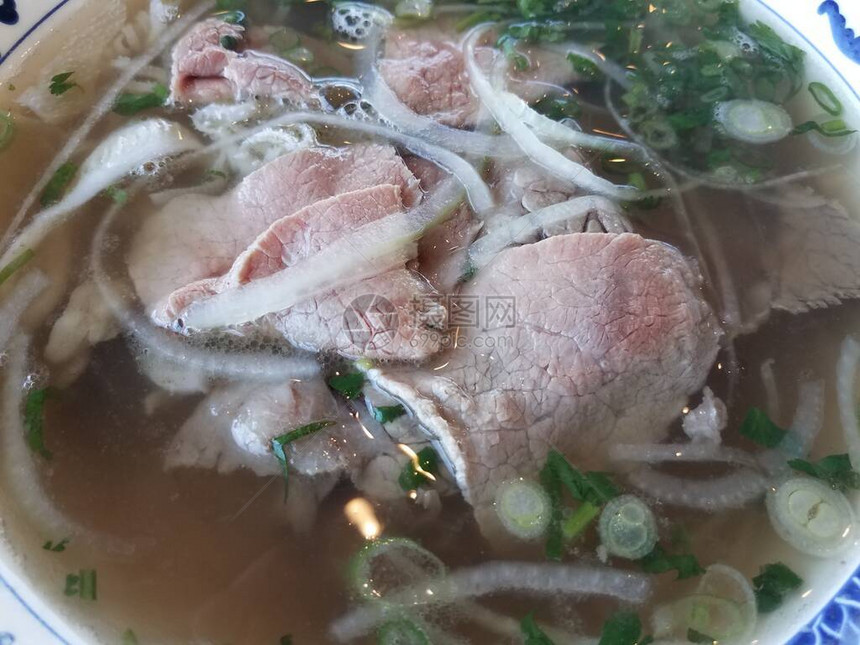 越南牛肉汤洋葱图片