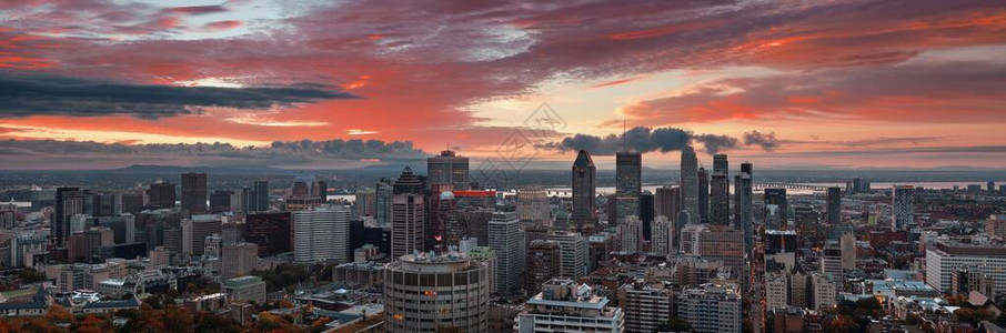 加拿大有摩天大楼的蒙特利尔日出城图片
