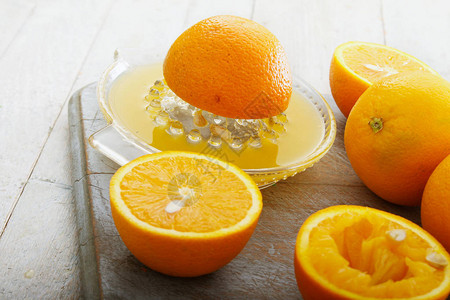 准备新鲜成熟的橙色水果图片