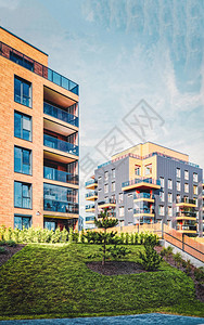 欧盟现代欧洲公寓住宅楼区和户外设施的建筑结构以及室外设施校对图片