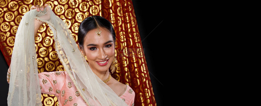 印度美女脸完美化妆婚礼新娘图片