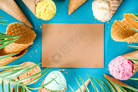 一组各种鲜艳的彩色冰淇淋图片