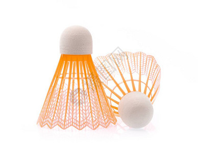 白色背景上孤立的羽毛球彩色塑料羽毛球图片