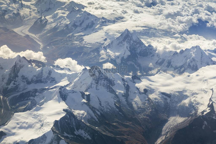 与山DentBlanche和Mymerhorn以及高纳格拉西耶瑞士瓦莱阿尔卑斯等地的Vaais阿尔卑斯图片