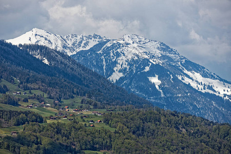 瑞士阿尔卑斯山来自瑞士威兹兰州拉斯特图片