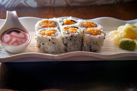 日本食品辣虾卷配有芝麻种图片