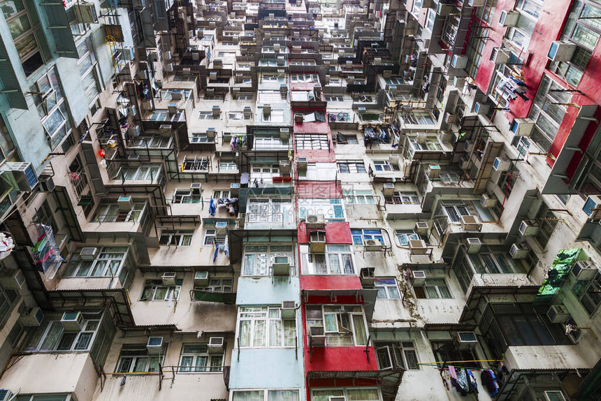 香港鲗鱼涌旧住宅区人口稠密的房屋绰号怪物大厦的相互连接的公寓已成为一个受欢图片