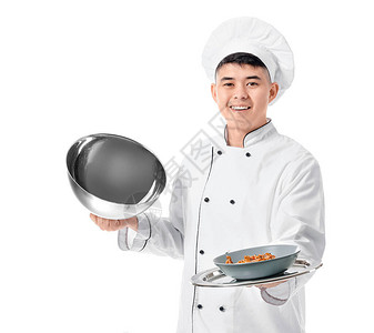英俊的亚洲厨师与白色背景菜图片