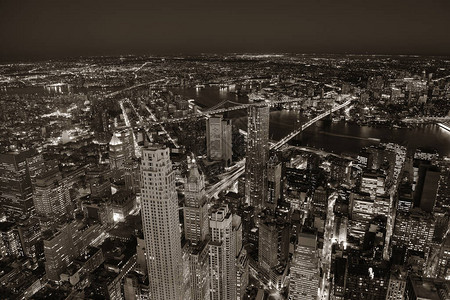 纽约市中心的黄昏风景的屋顶与图片
