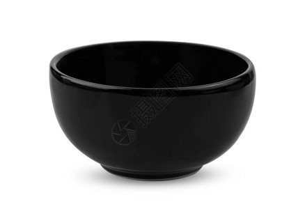 白色背景上的黑色陶瓷碗隔离物背景图片